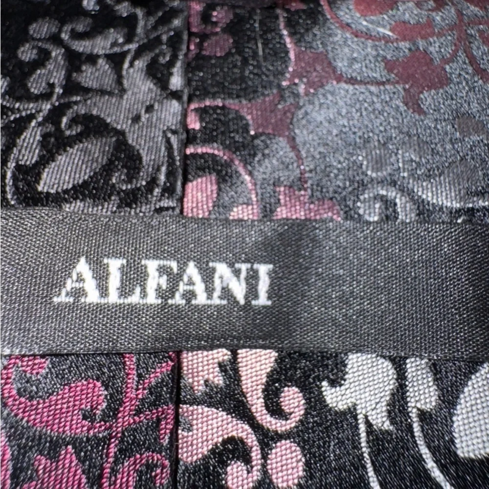 Sophisticated Alfani Tie - Gradient paisley pattern of pink, gray, and white.